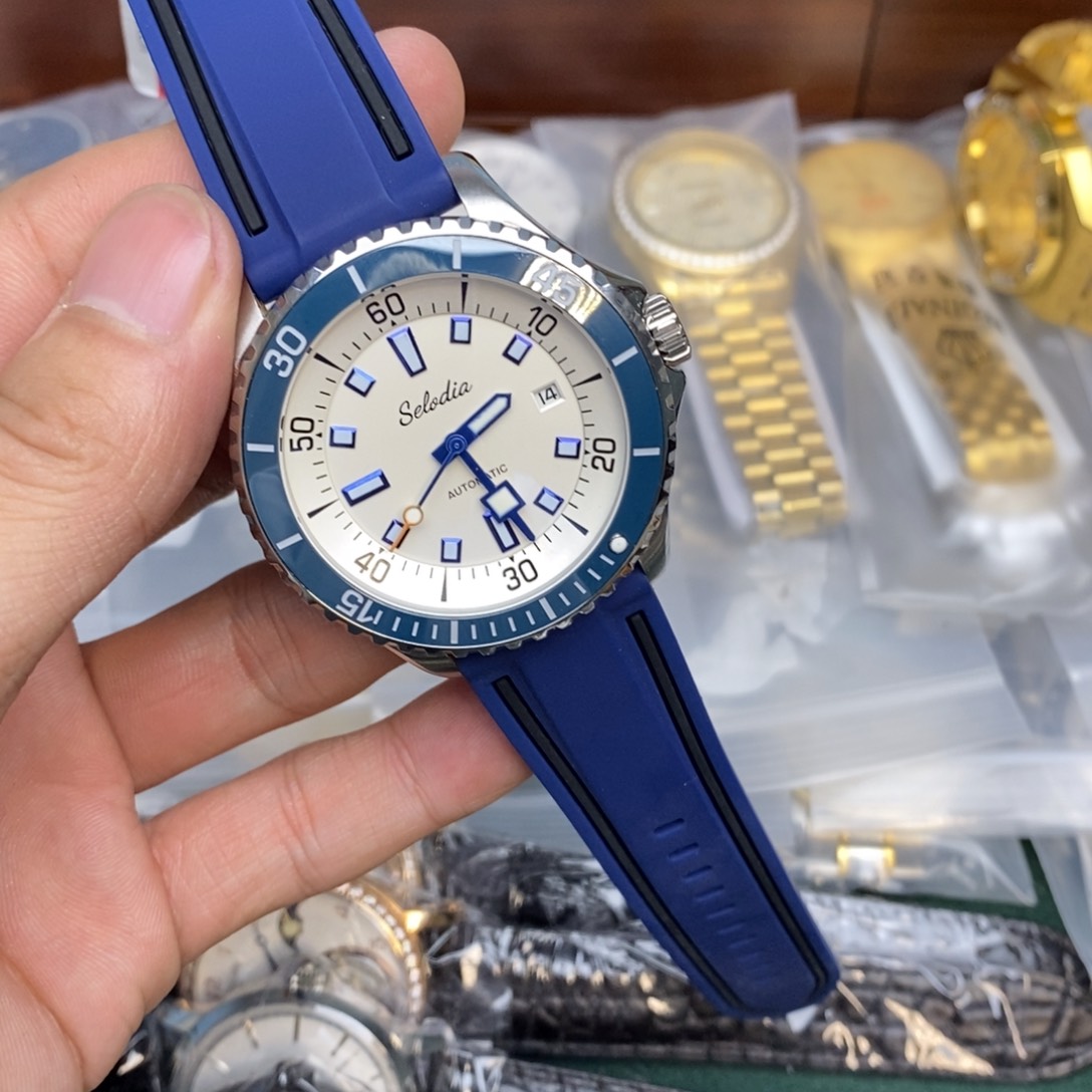 精钢孤品闪电购手表一个