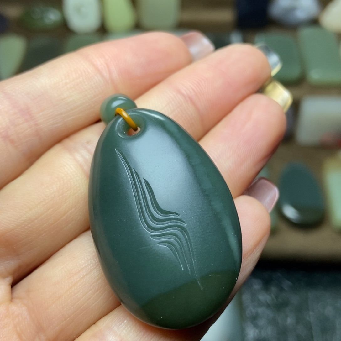 和田玉颈饰未镶嵌