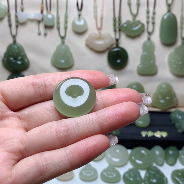 和田玉吊坠未镶嵌