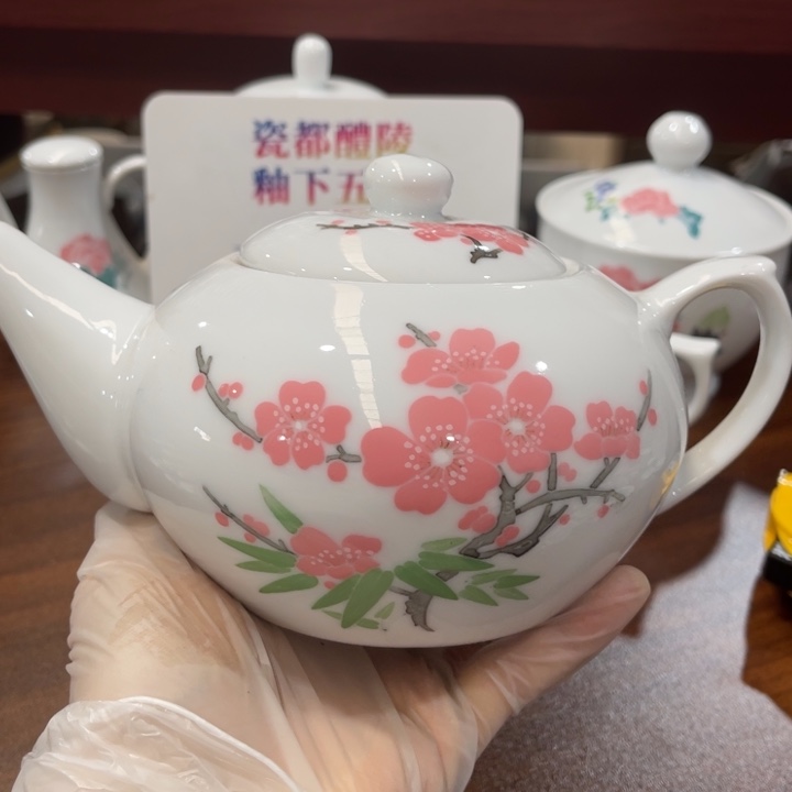 醴陵釉下手绘茶壶500毫升