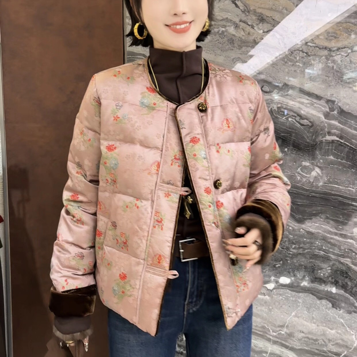 6126芭莎拼水貂鹅绒服