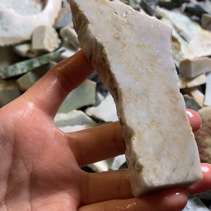 翡翠颈饰未镶嵌天然翡翠