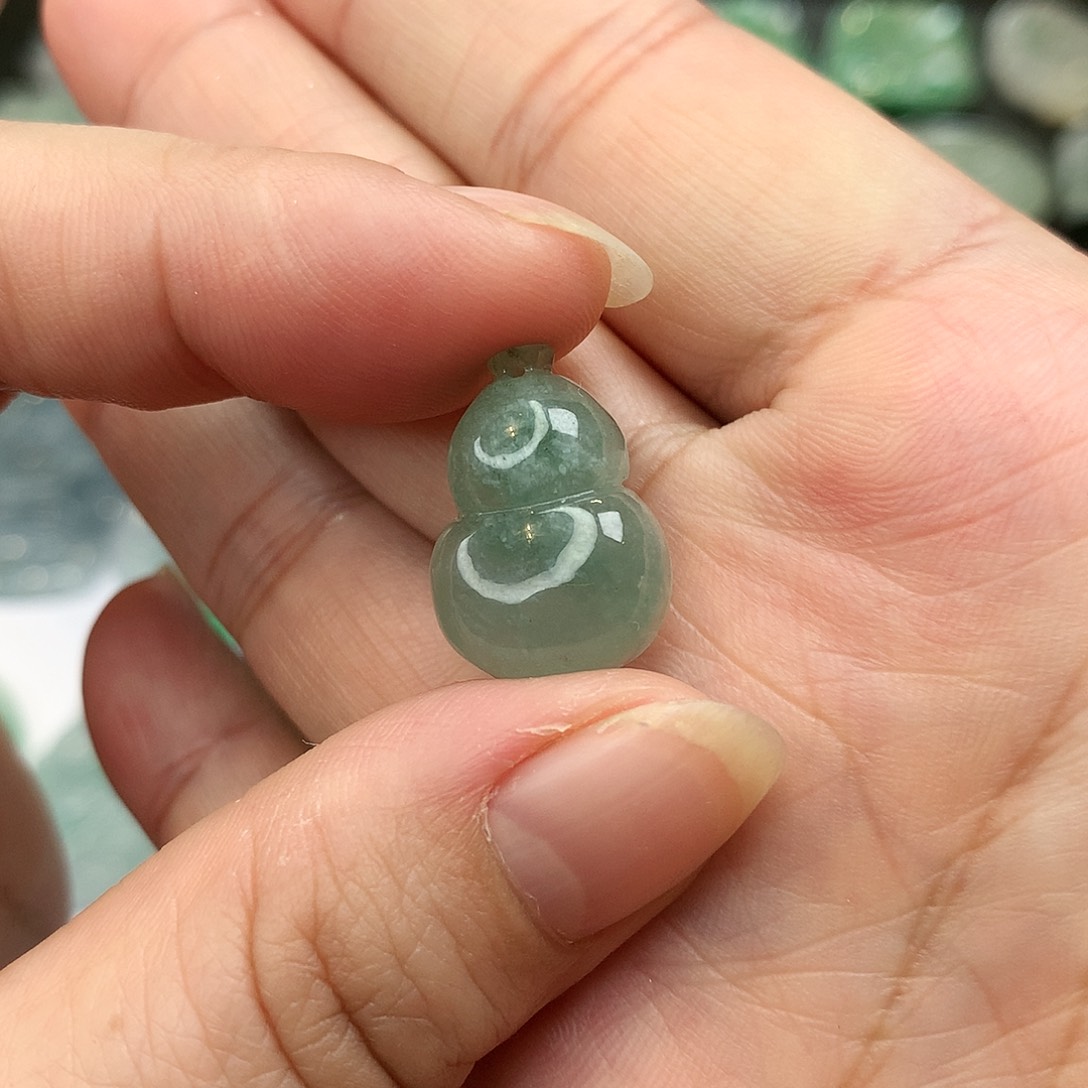 翡翠颈饰未镶嵌吊坠