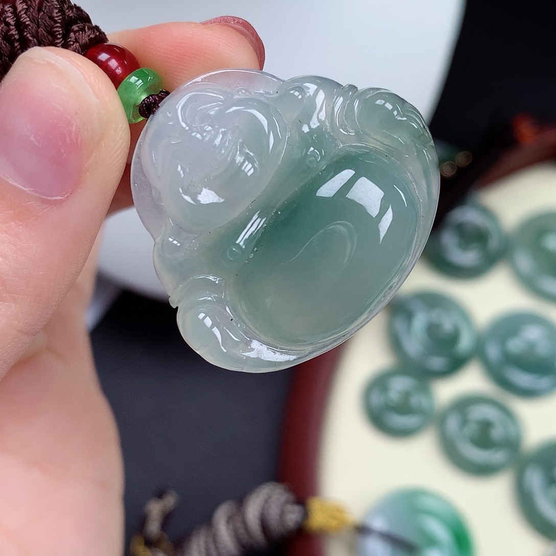 翡翠颈饰未镶嵌平安扣