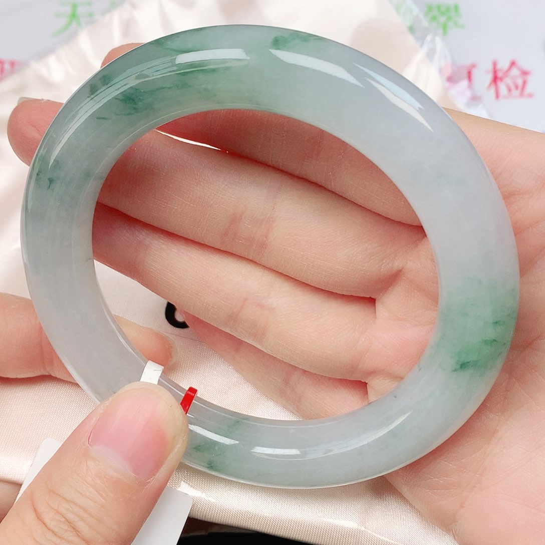 翡翠手镯未镶嵌抖音687