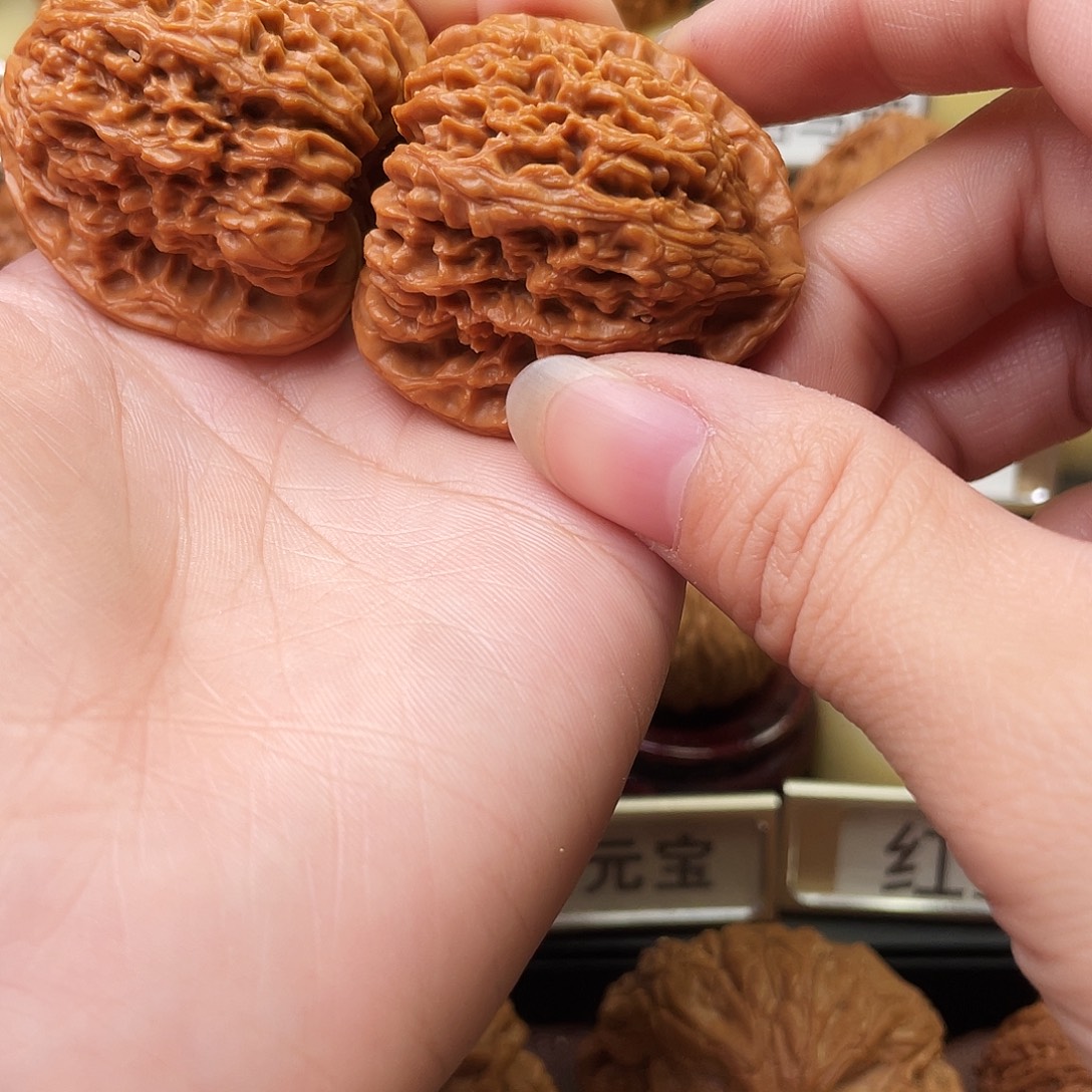 ****鹰文玩核桃吊坠南疆42尺572