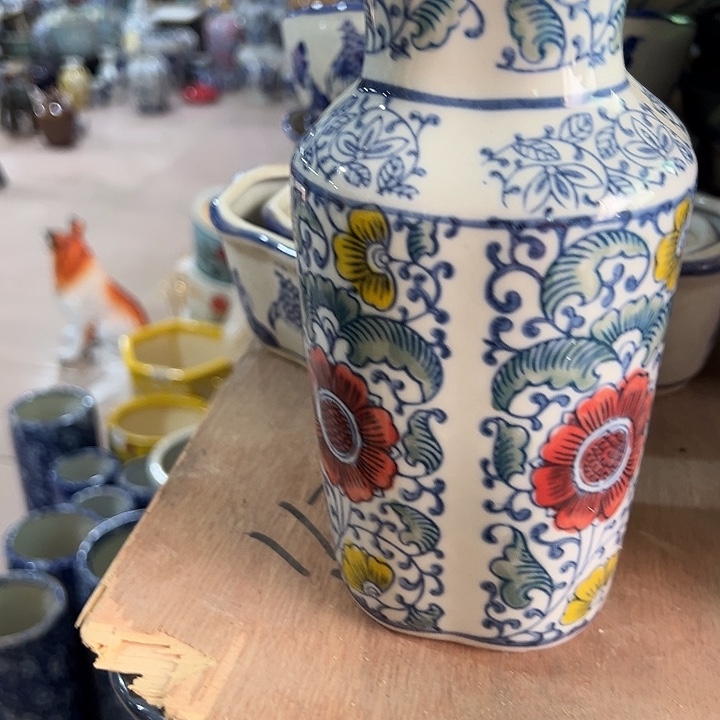 瓷片瑕。。。。。。。。。。。。。。？。