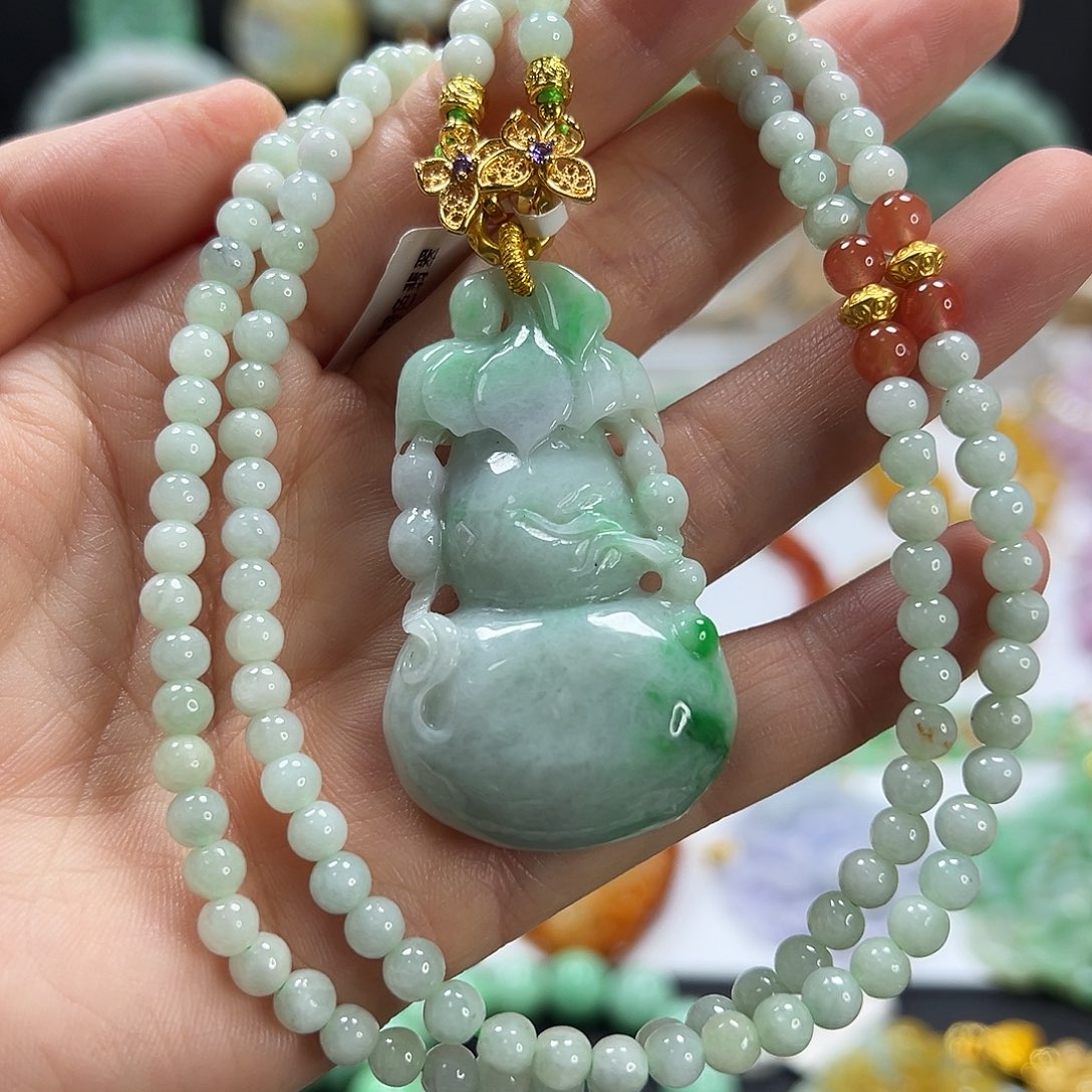 翡翠未镶嵌颈饰吊坠