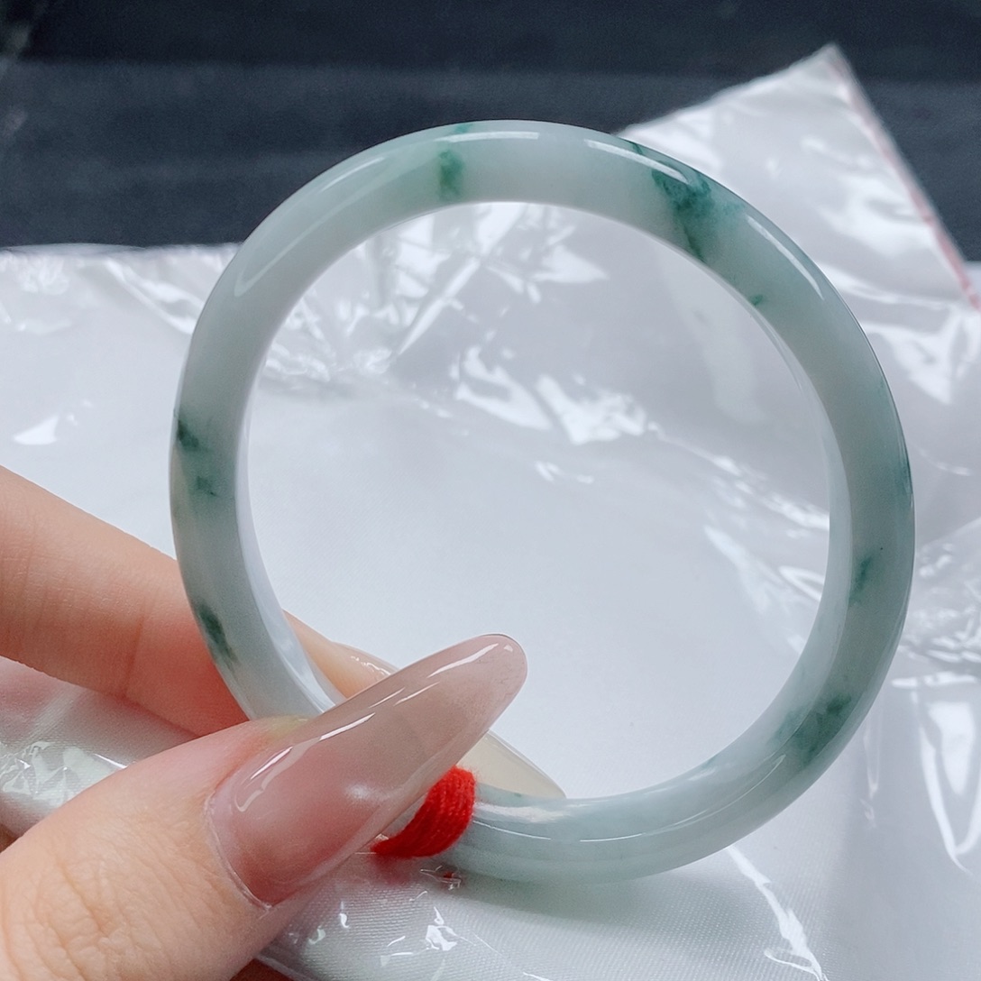 【闪购商品】未镶嵌手镯（贵妃镯）翡翠479号