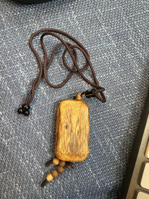 沉香绿奇楠八角吊牌多像性发其一