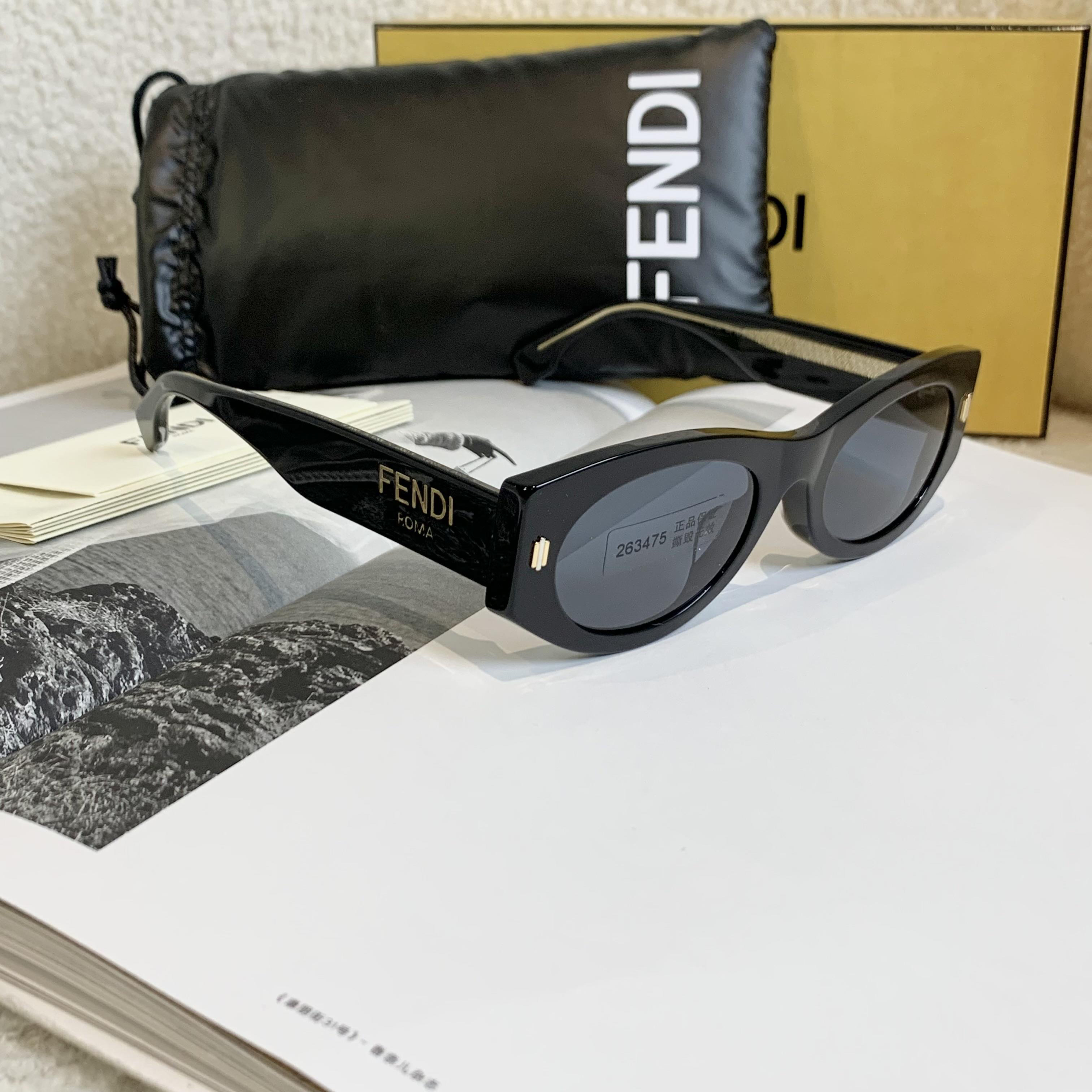 全新未使用 FENDI/芬迪 壹臻/黑框侧面字母logo墨镜73966292
