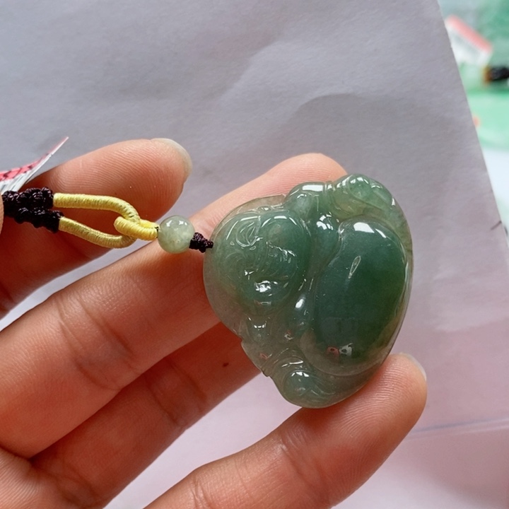 翡翠颈饰未镶嵌天然