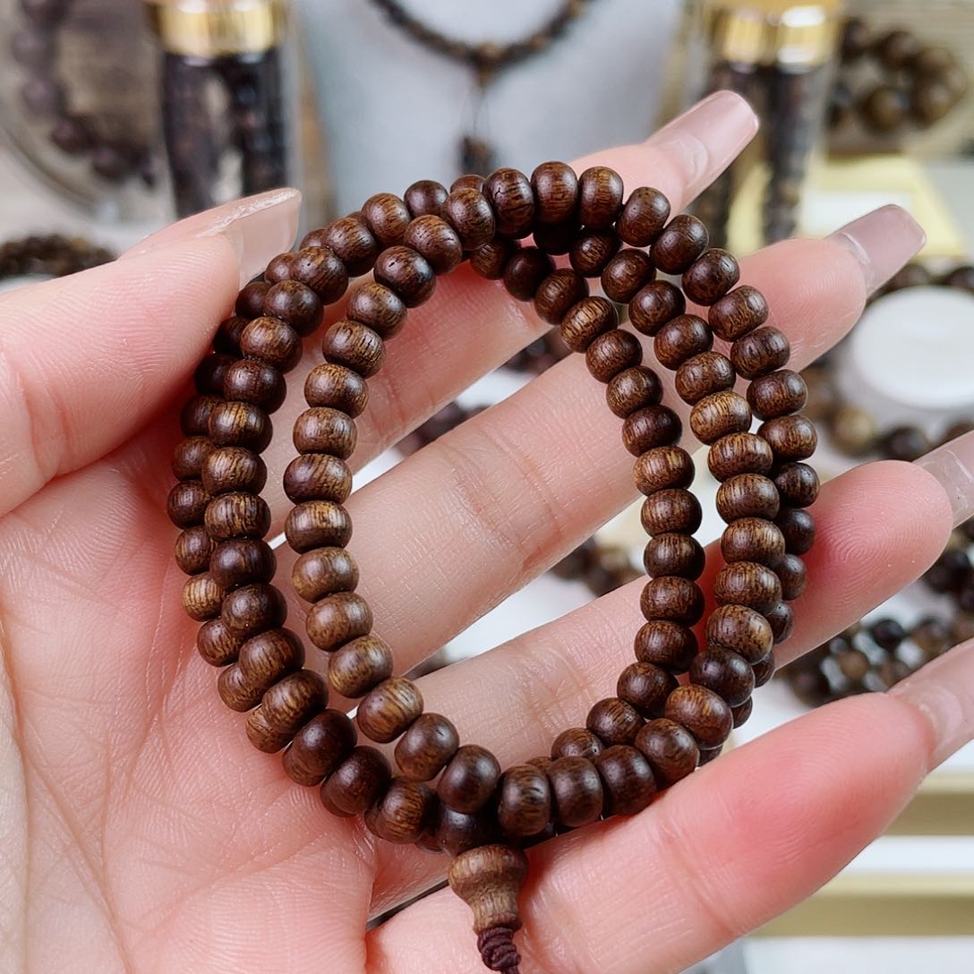 沉香手串越南富森红土沉糖心古董老料0.6×108