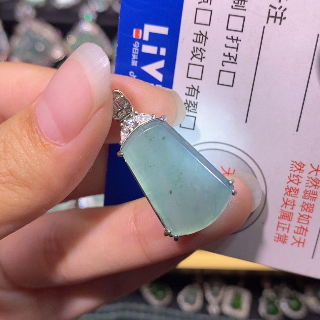 翡翠未镶嵌颈饰天然