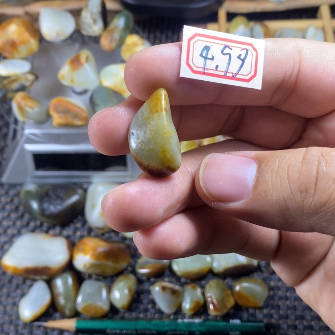 和田玉（糖玉）未镶嵌挂件