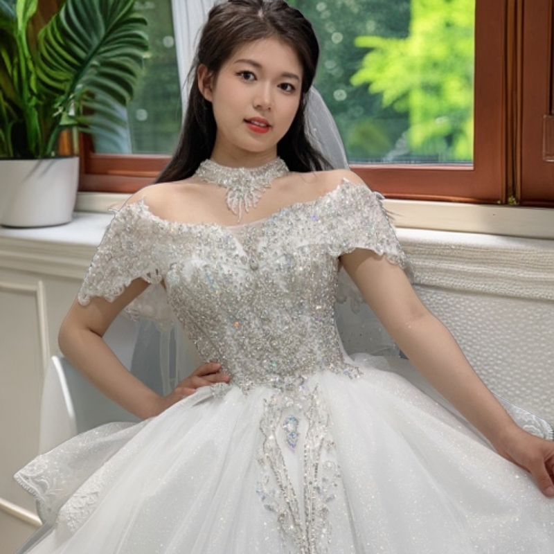 气质显瘦遮肉款大拖尾婚纱。爆闪重工