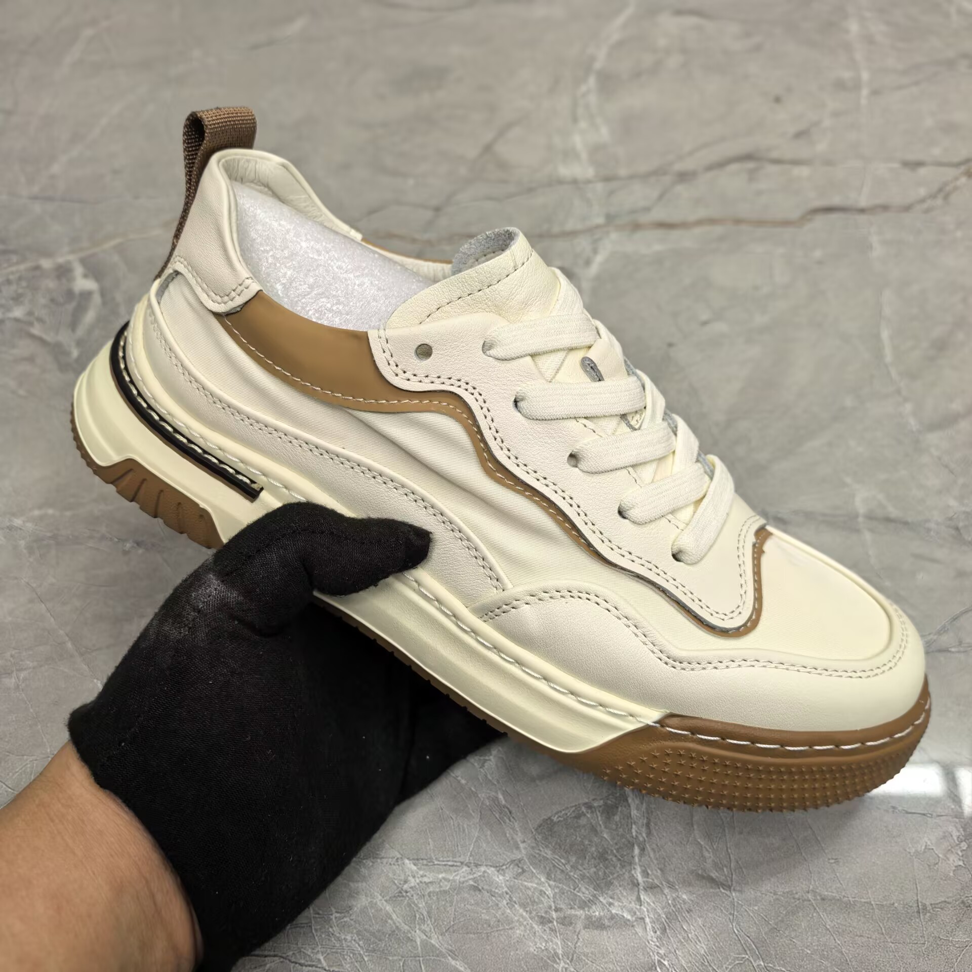 休闲鞋男 76012-10牛皮 白杏色