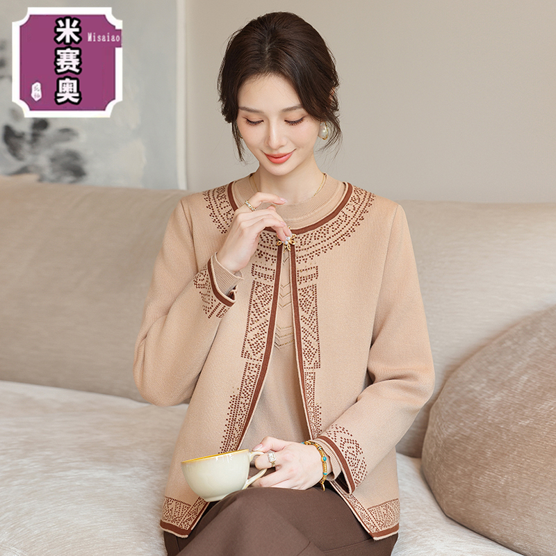 2025新款中老年针织衫女两件套上衣大码宽松洋气妈妈秋装毛衣套装
