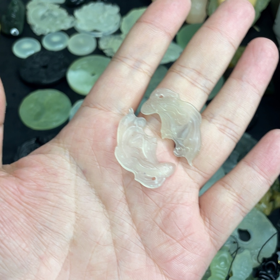 ️***和田玉未镶嵌颈饰双鱼