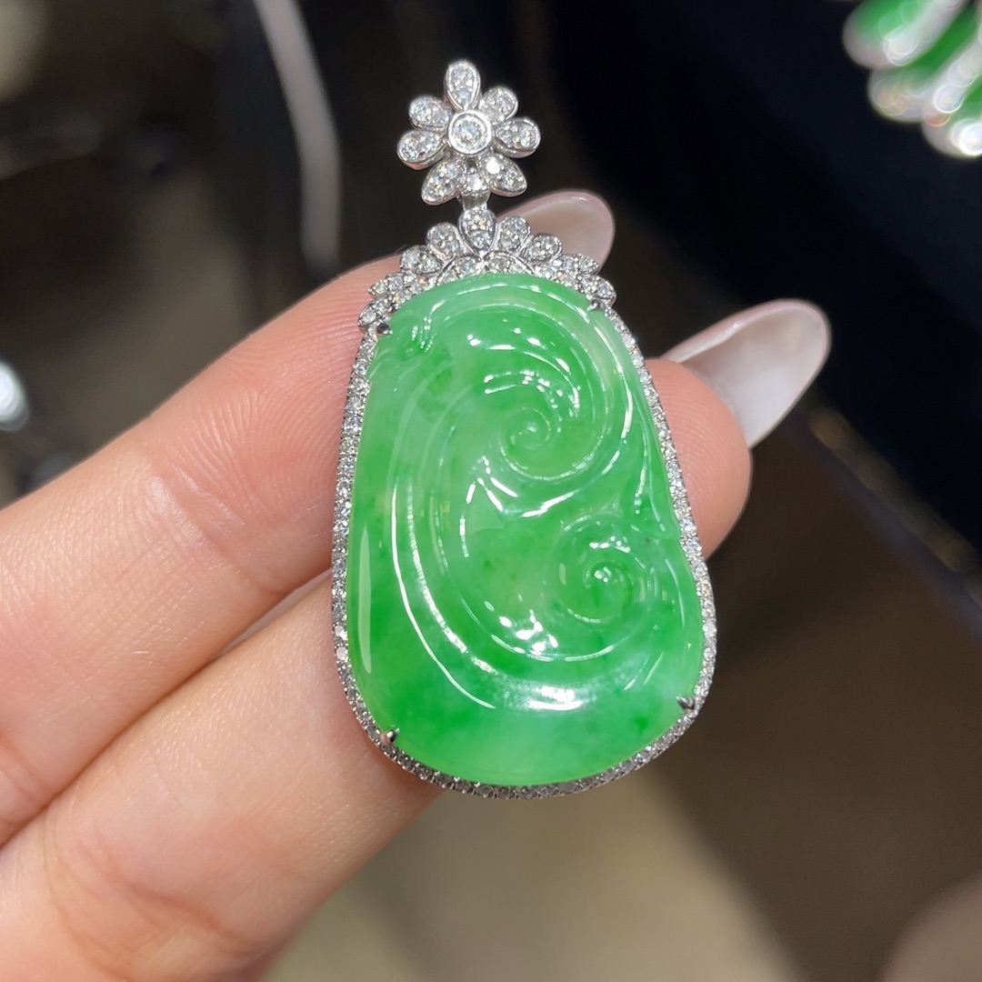 翡翠颈饰18K金镶嵌天然缅甸翡翠a货