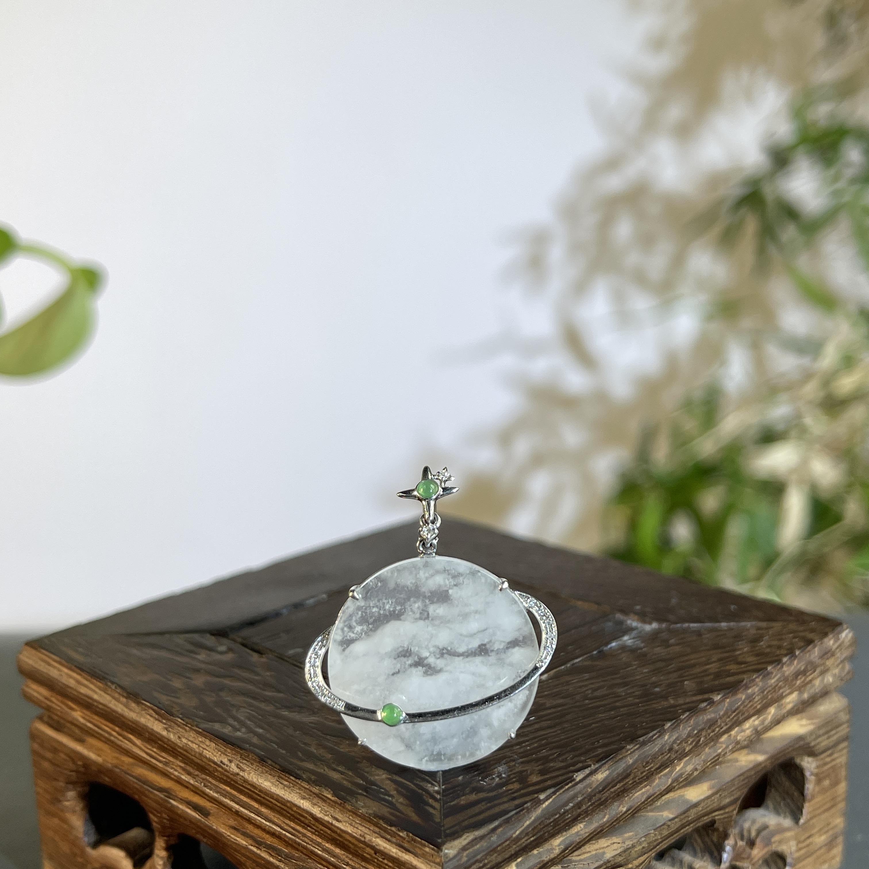 JTA23-116 天然缅甸A货翡翠 18K含钻镶嵌无事牌