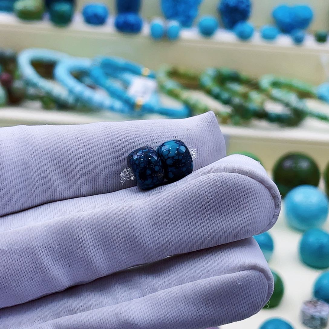 绿松石颈饰未镶嵌