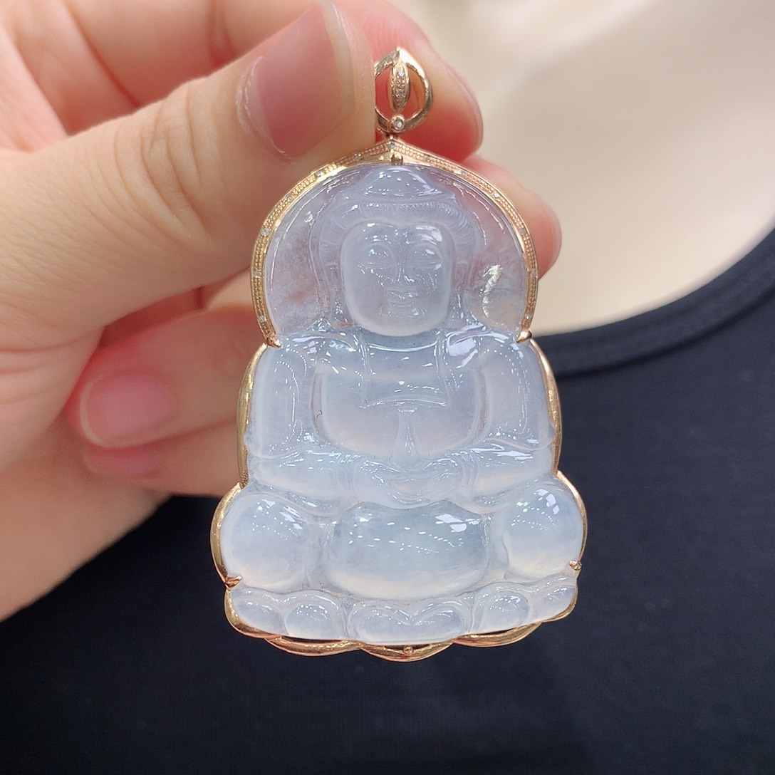 翡翠18K金镶嵌颈饰观音