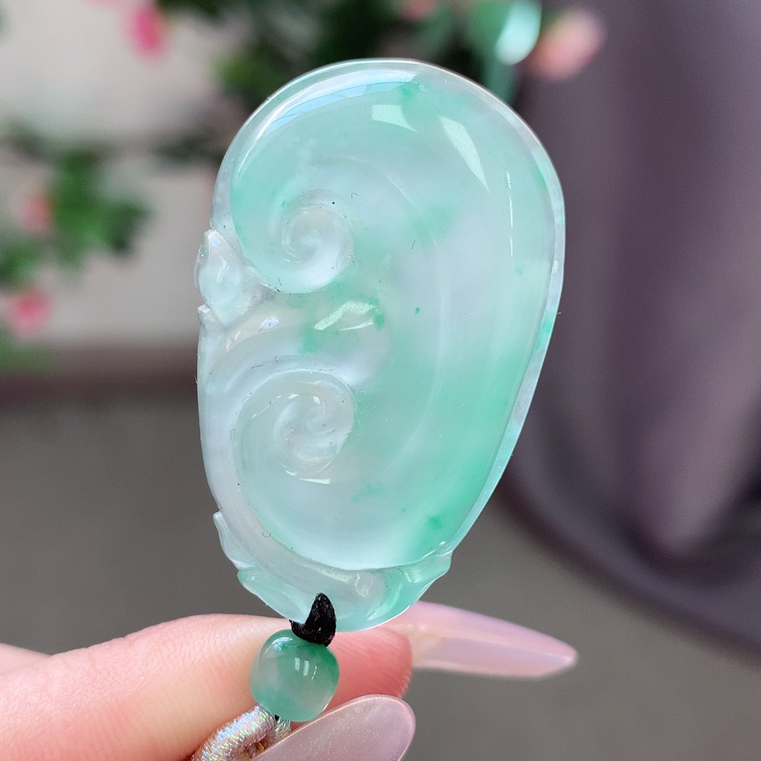 石英质玉颈饰未镶嵌
