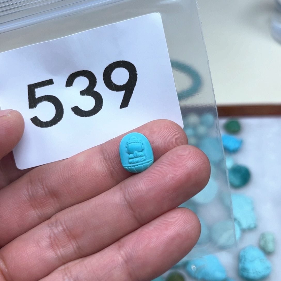 绿松石未镶嵌珠宝奇石