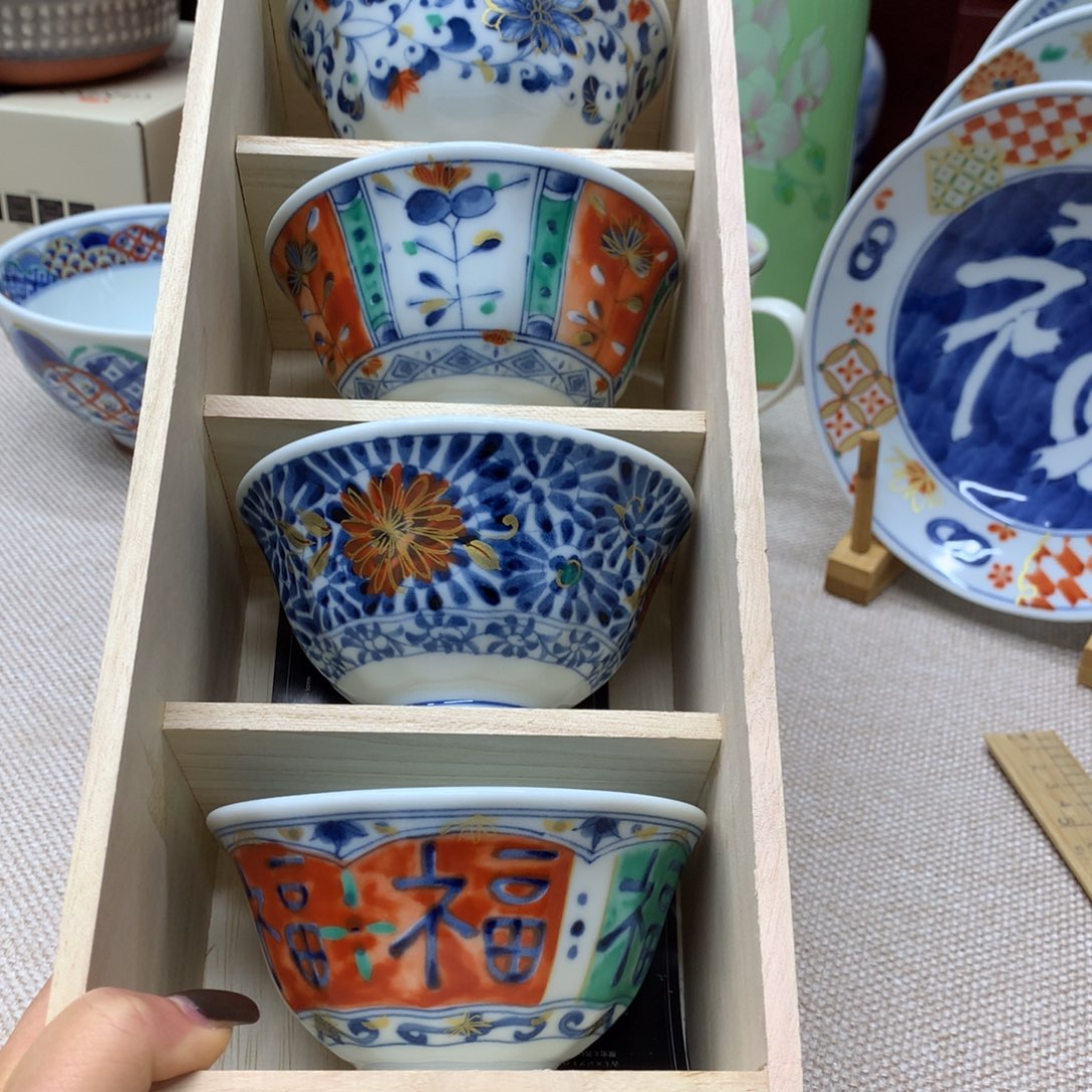 摆件v b b h j j j j n j