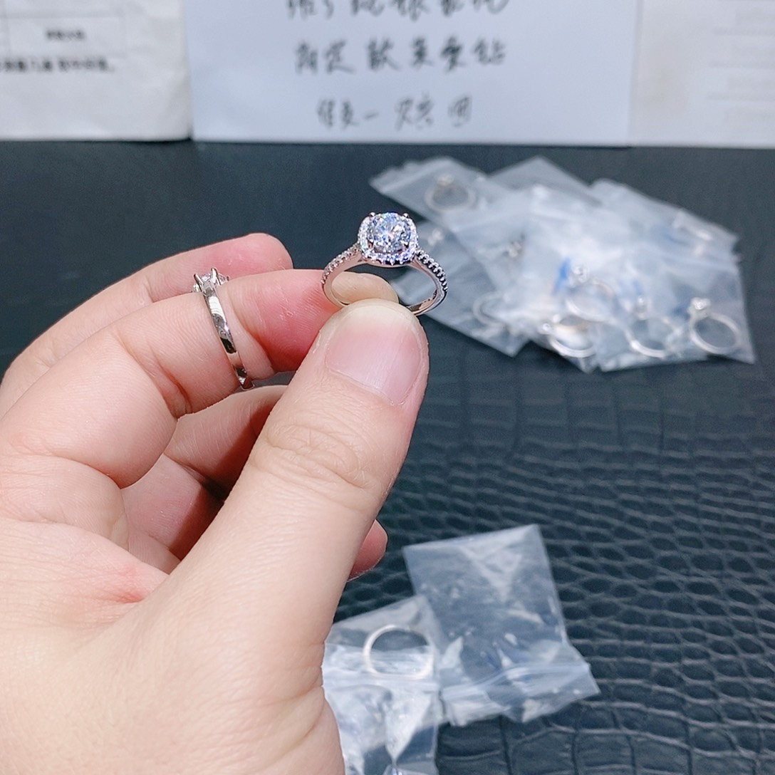 合成碳硅石925银公主方包1克拉13码