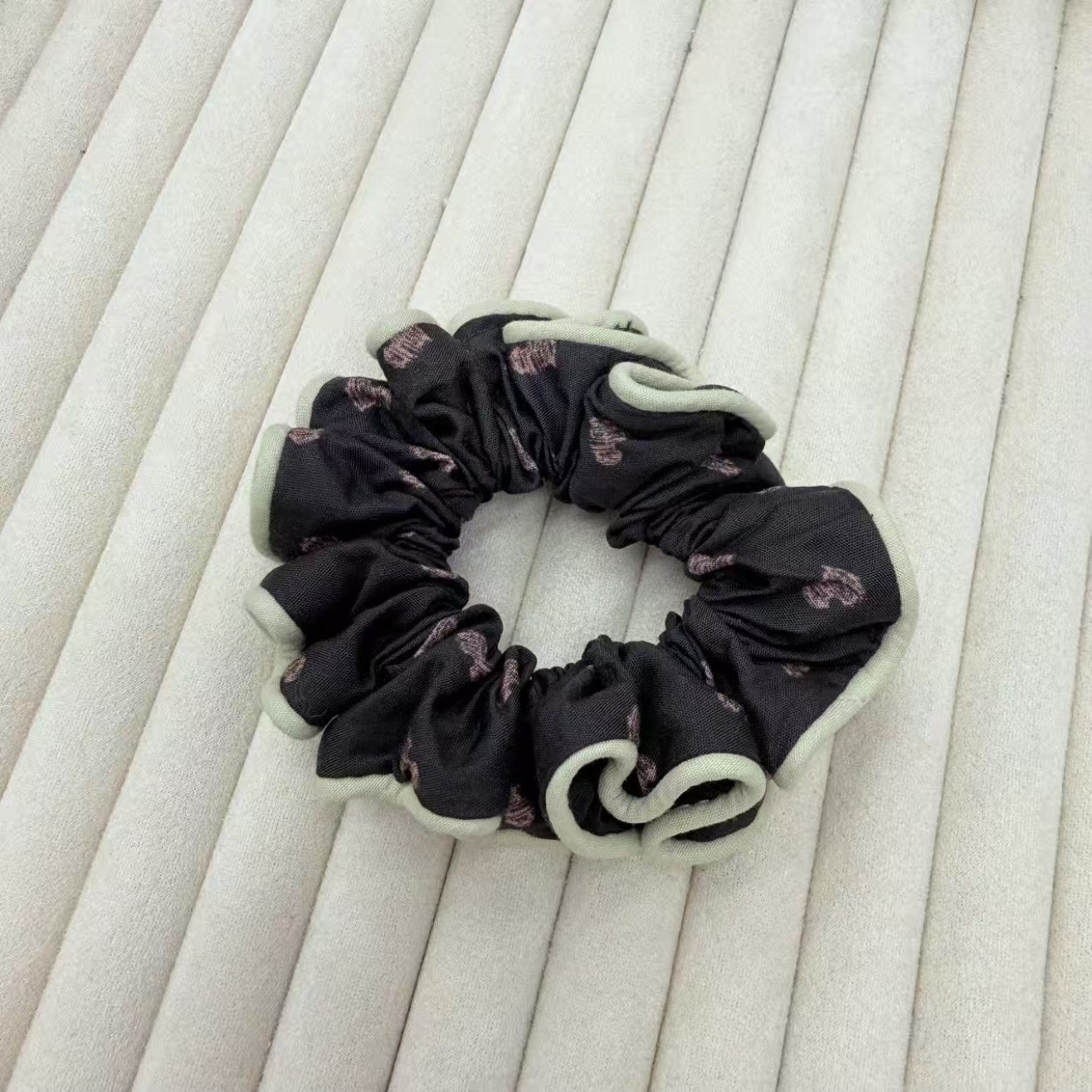 C372黑色破洞小肠圈