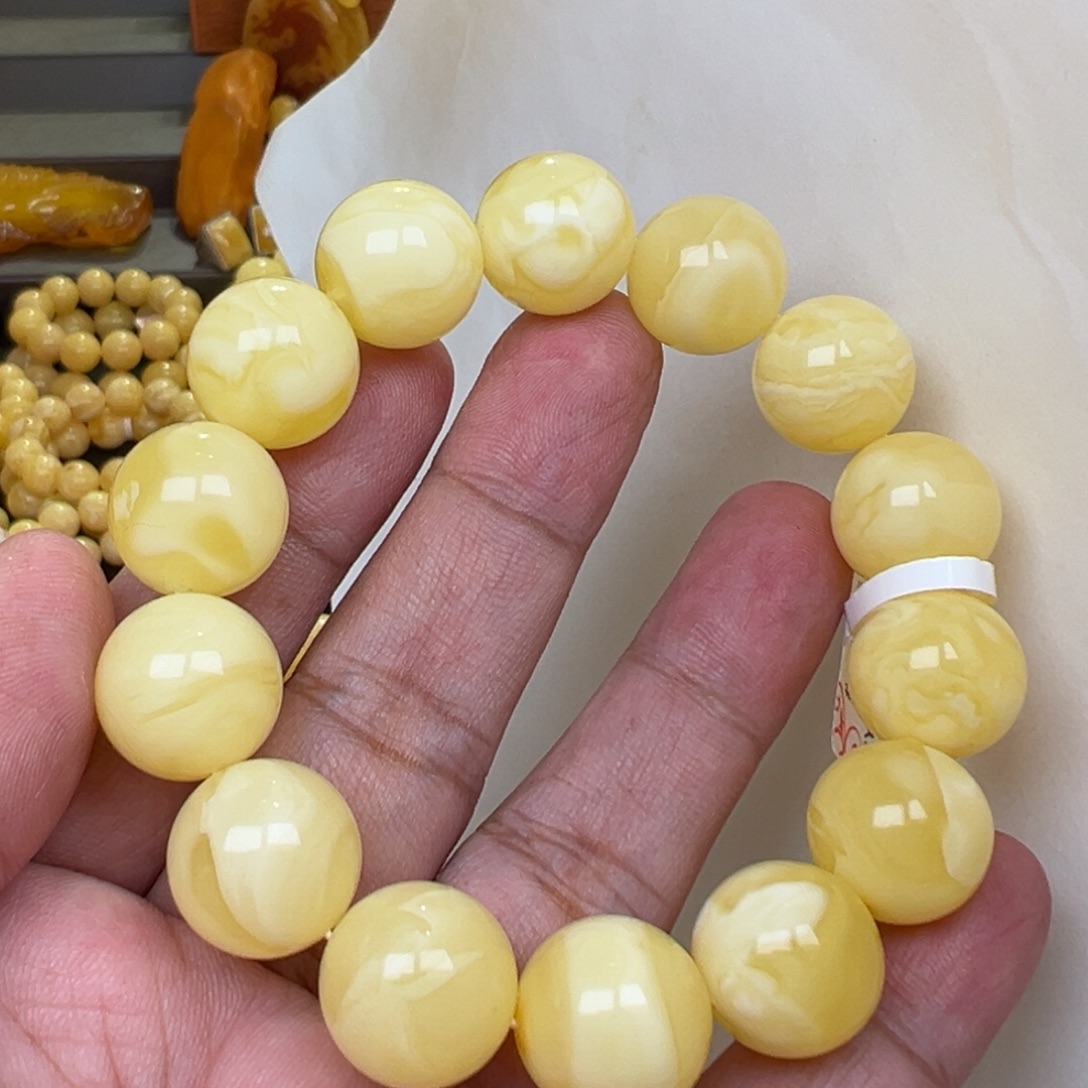 蜜蜡未镶嵌裸石15加30克