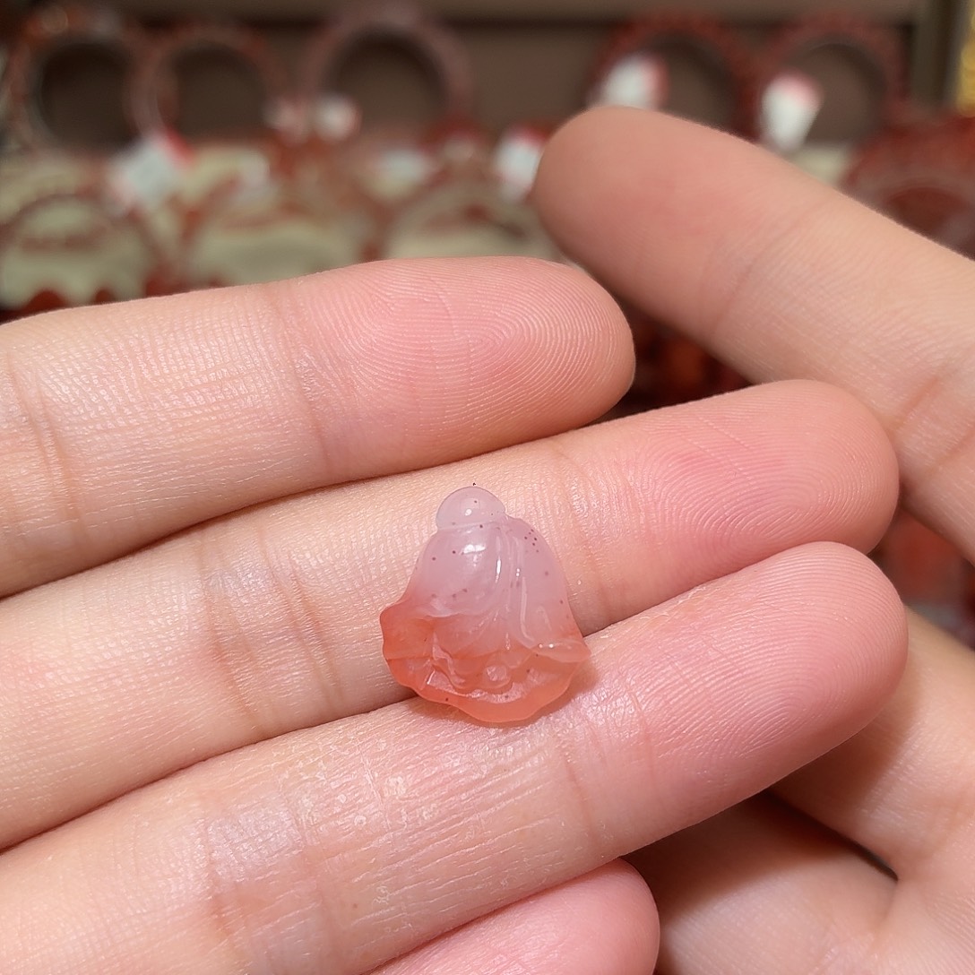 南红玛瑙未镶嵌颈饰玉兰花1