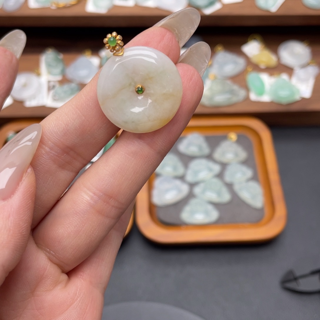 翡翠18K金镶嵌吊坠(不含链)