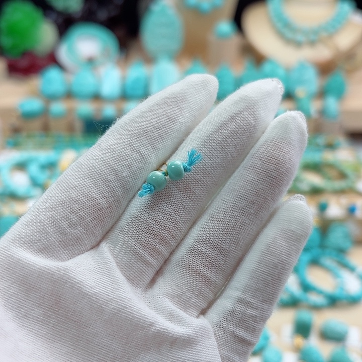 绿松石未镶嵌珠宝奇石