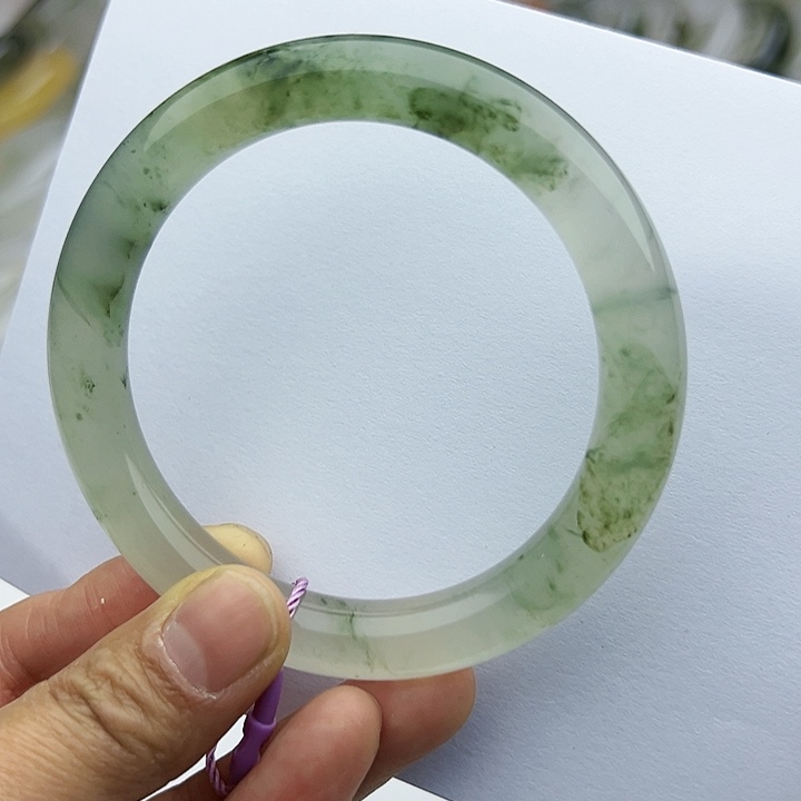 【闪购商品】石英质玉手镯未镶嵌