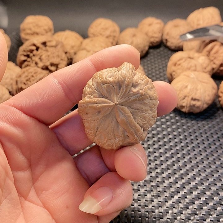 把件文玩核桃平谷元宝三棱