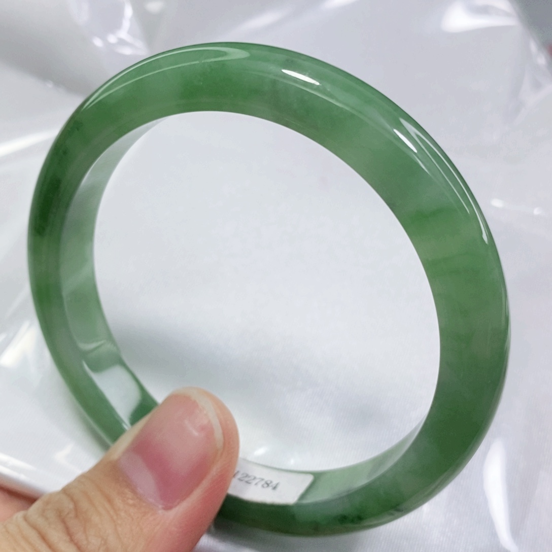 翡翠手镯未镶嵌56圈口