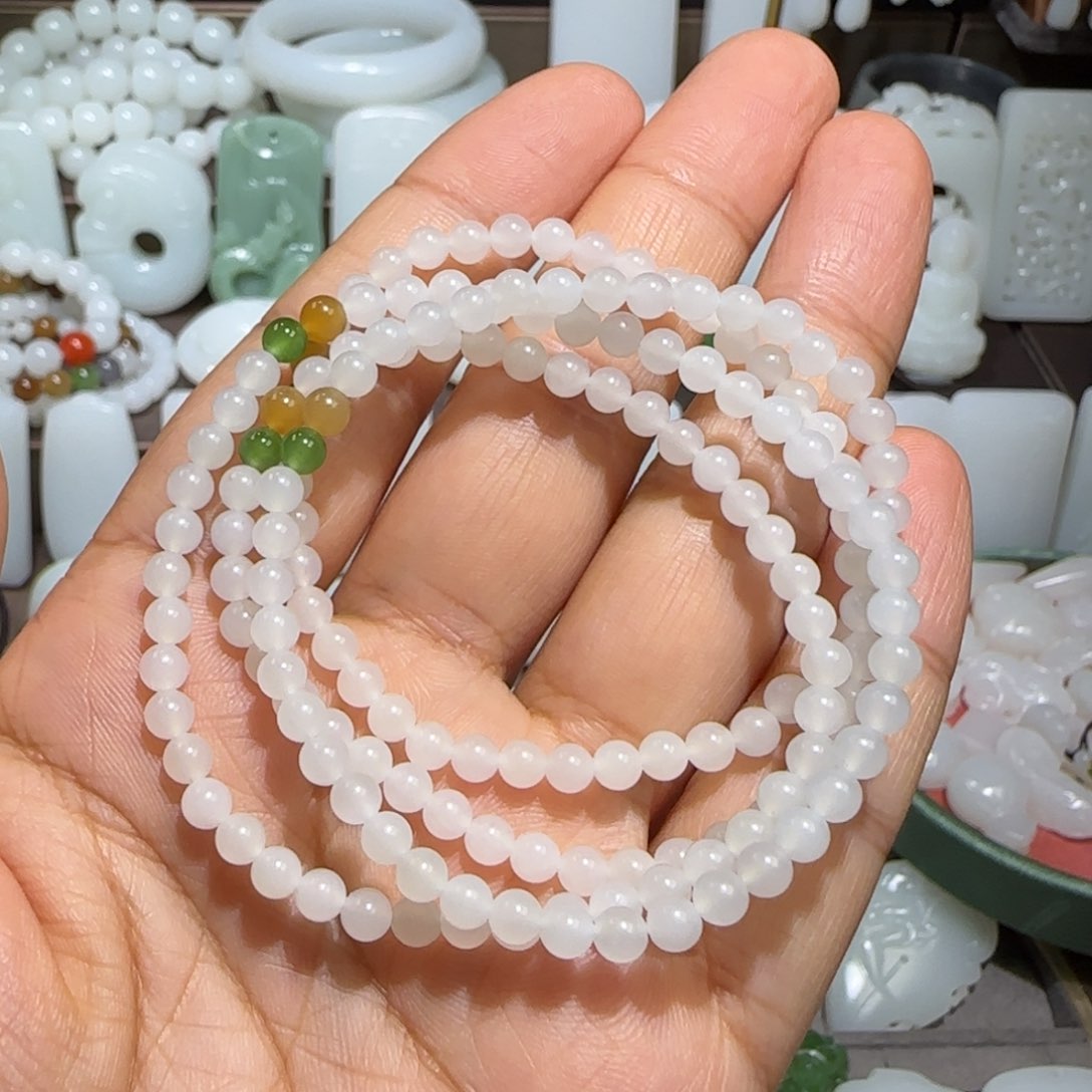 和田玉颈饰未镶嵌