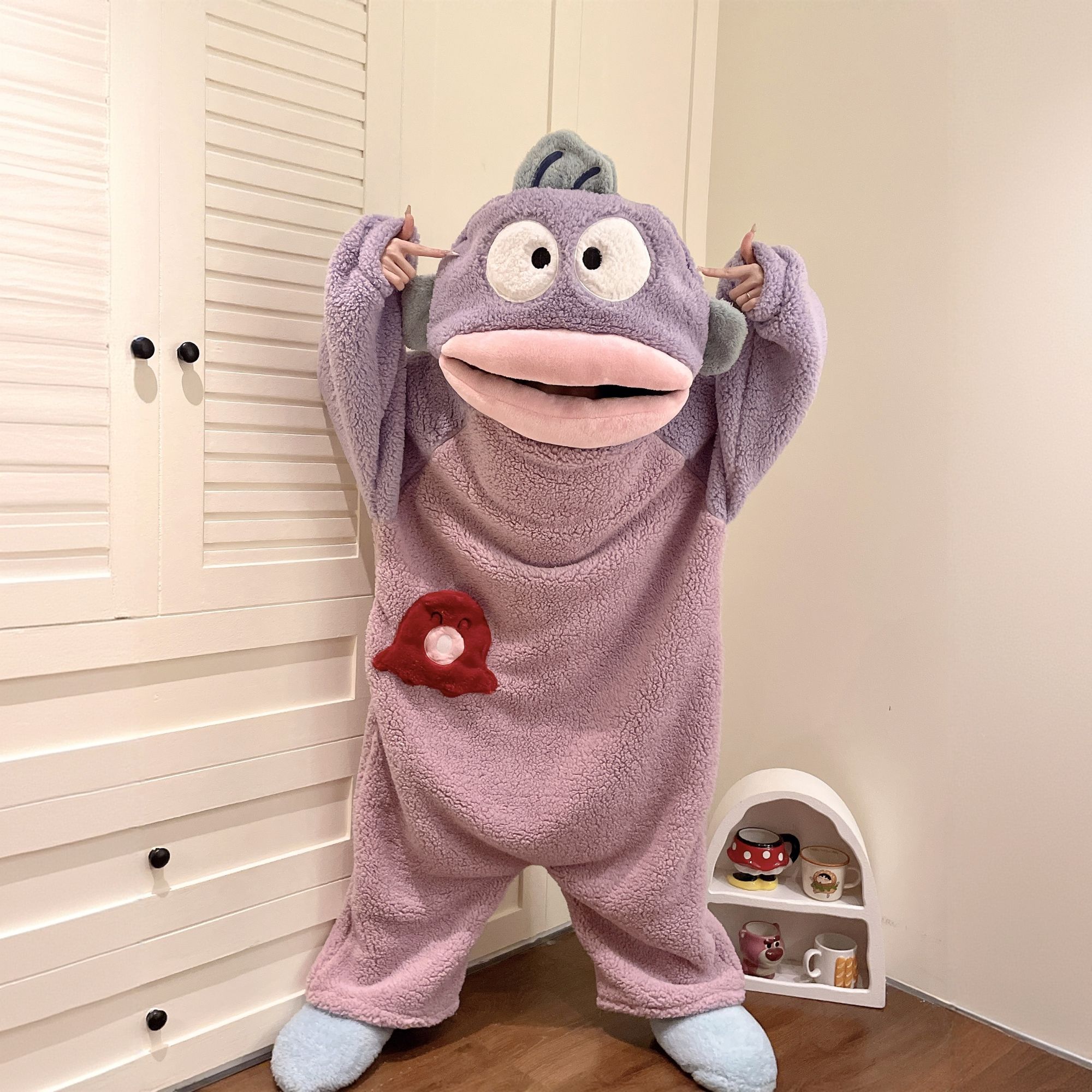 紫色丑鱼连体睡衣女秋冬季珊瑚绒加厚保暖搞怪睡袍网红爆款可外穿