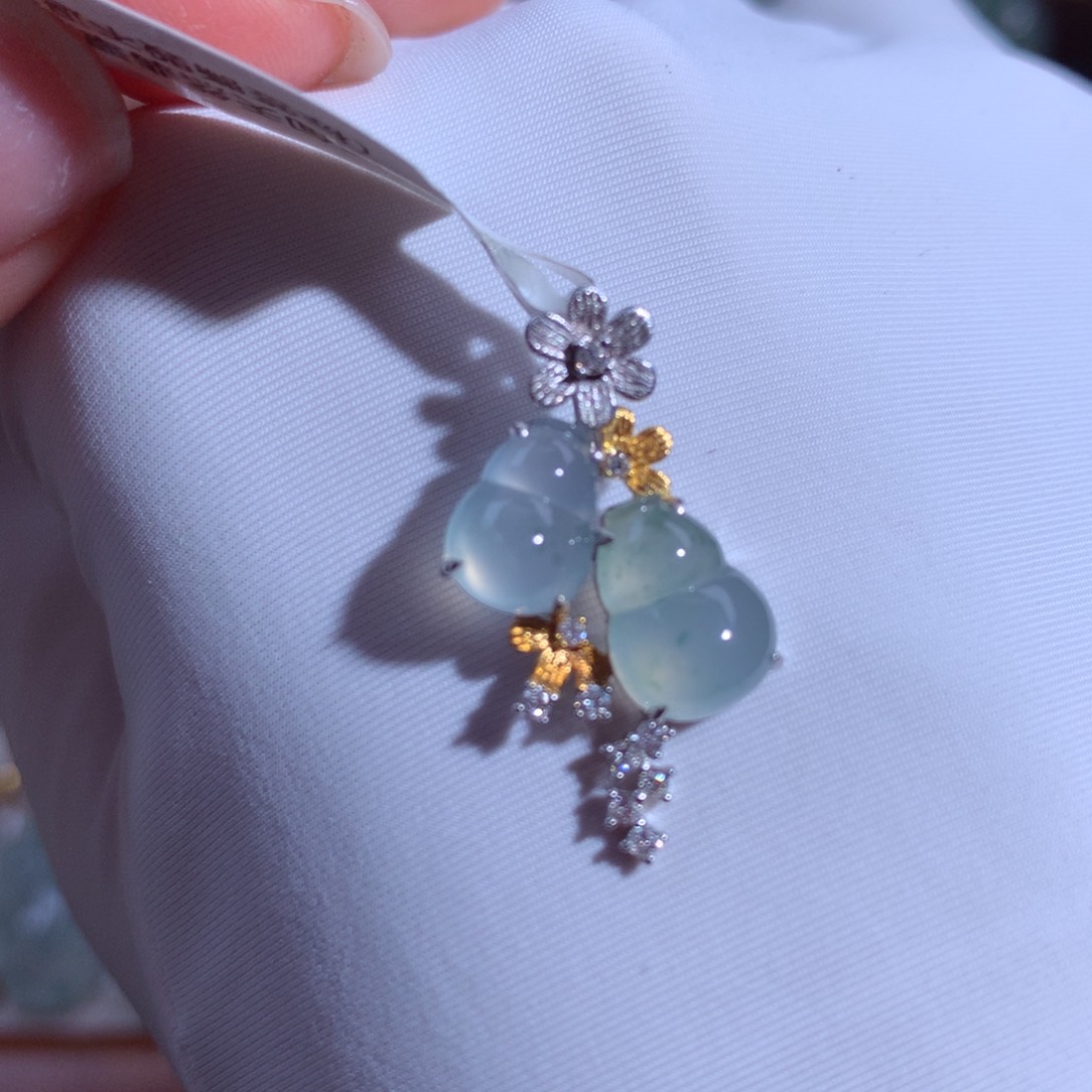 翡翠颈饰18K金镶嵌葫芦