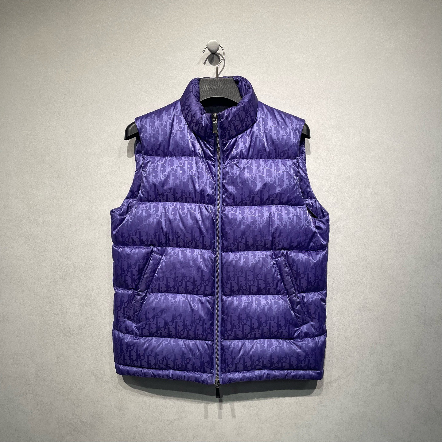 未使用 DIOR/迪奥 logo满印紫色马甲/48码/公价18000