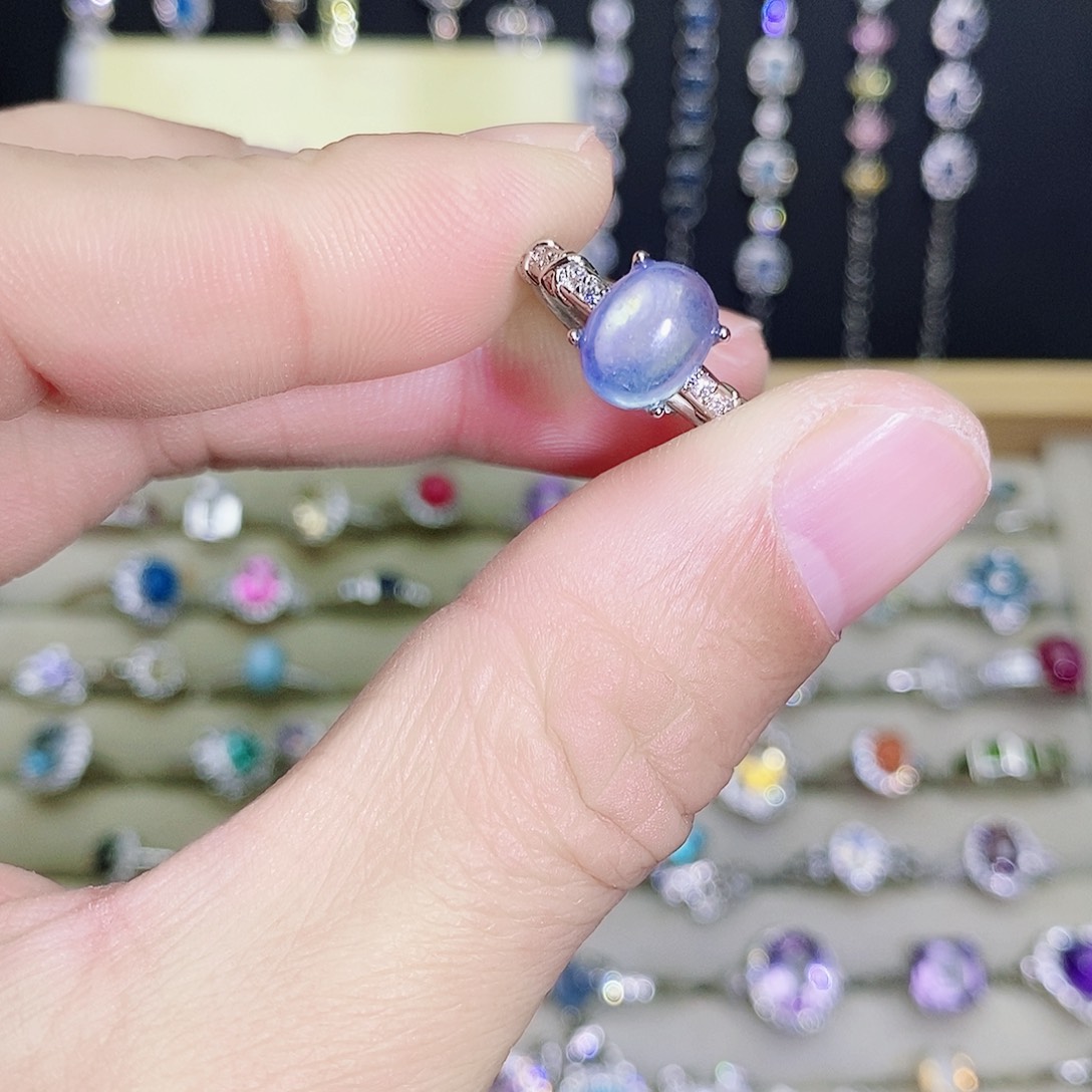 未镶嵌戒圈海蓝宝石