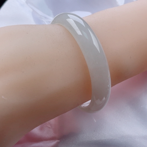 翡翠手镯未镶嵌贵妃56椭圆