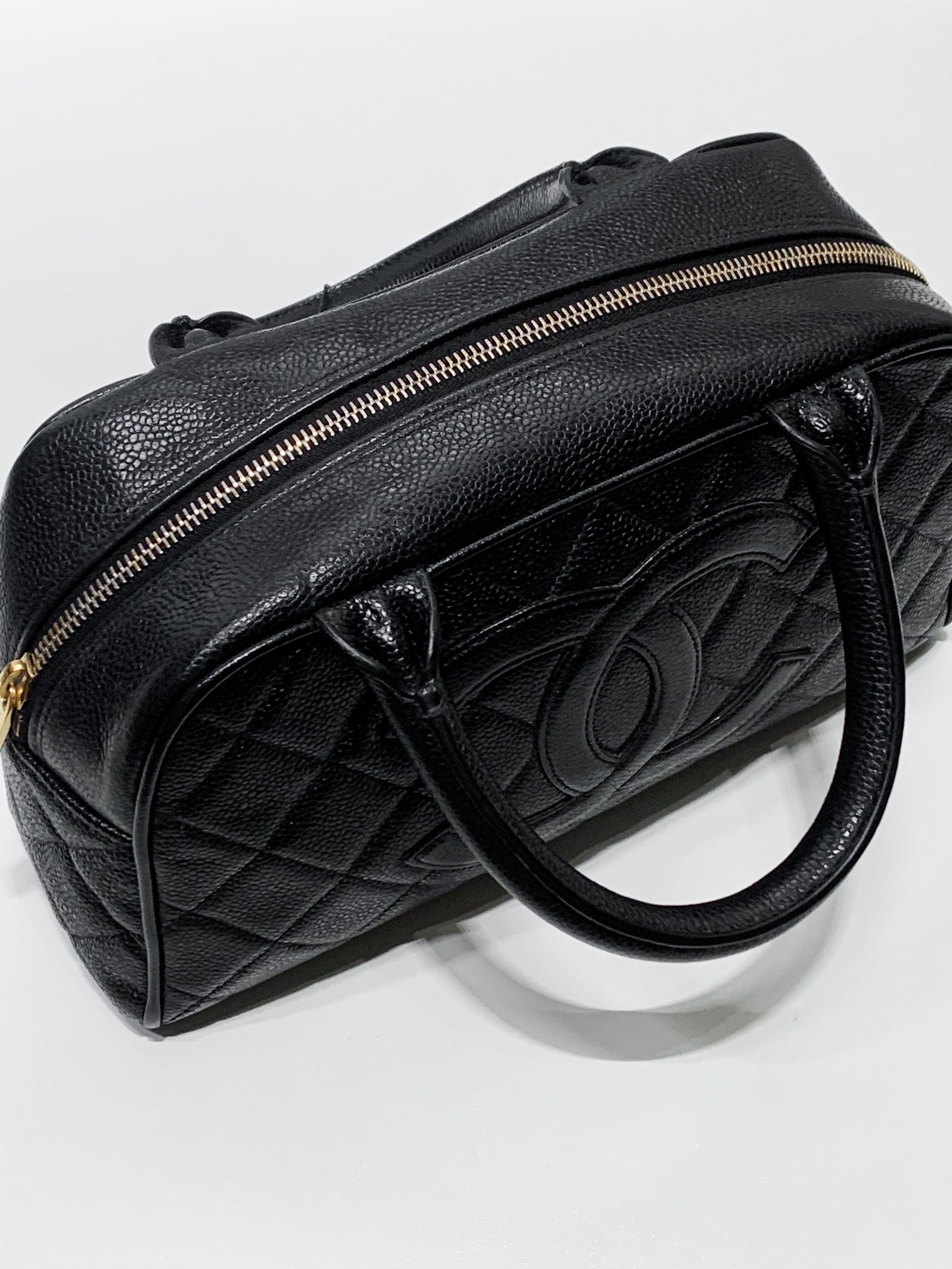 99新 Chanel/香奈儿 HIhi/黑色荔枝纹保龄球手提包小号8开