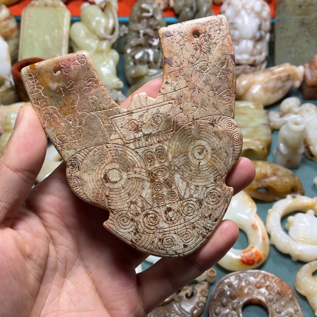 和田玉未镶嵌挂件