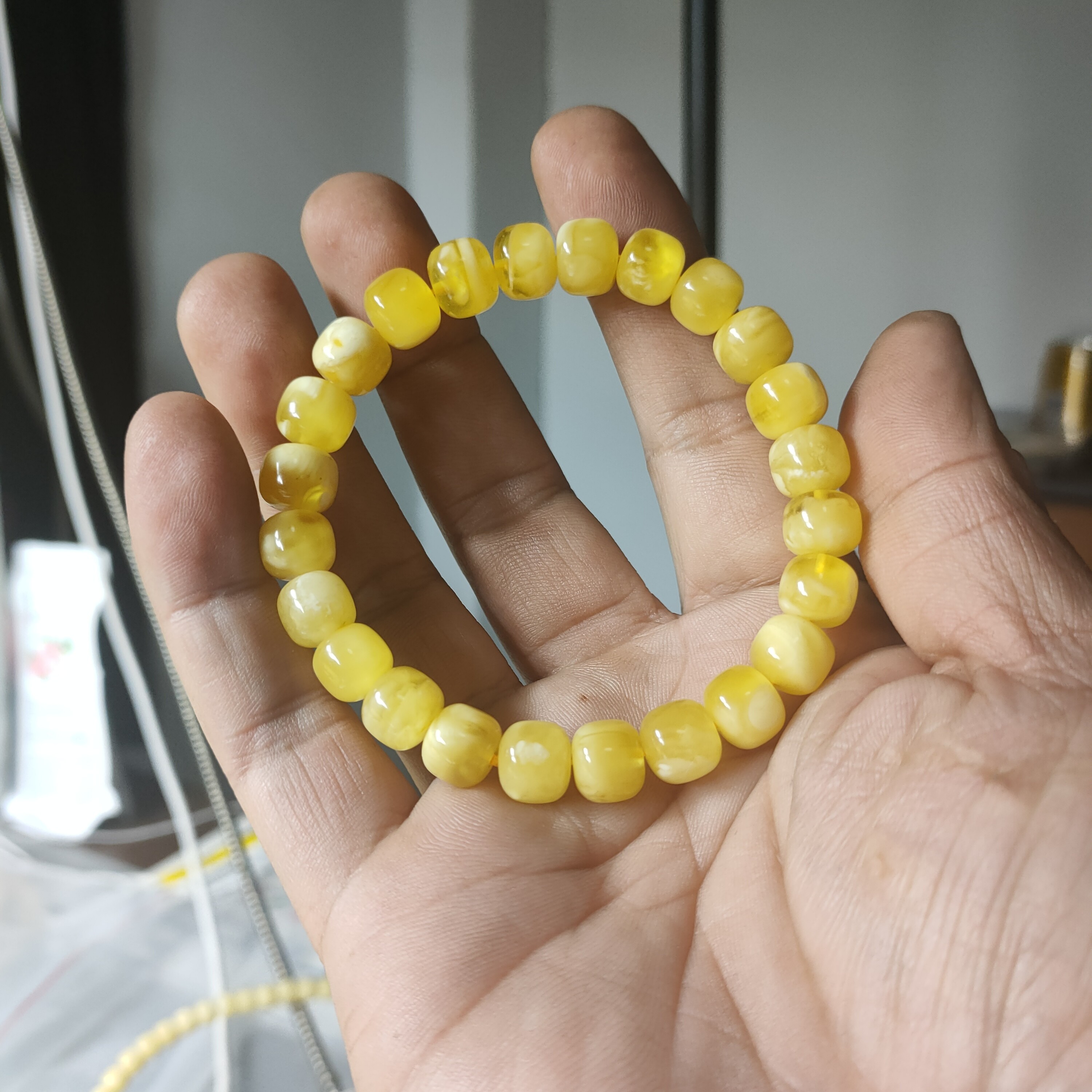 天然蜜蜡老型金绞蜜手串