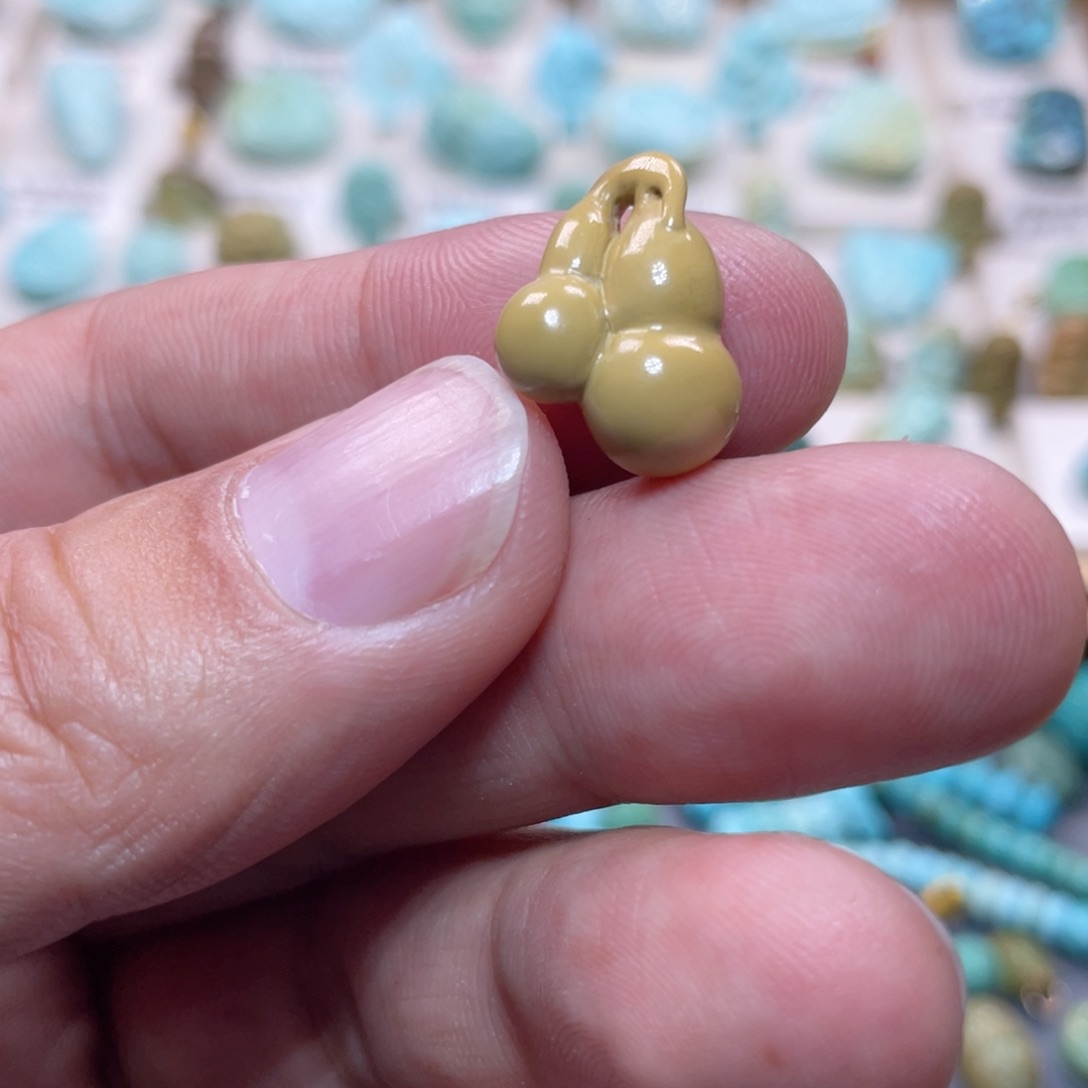 绿松石配饰未镶嵌