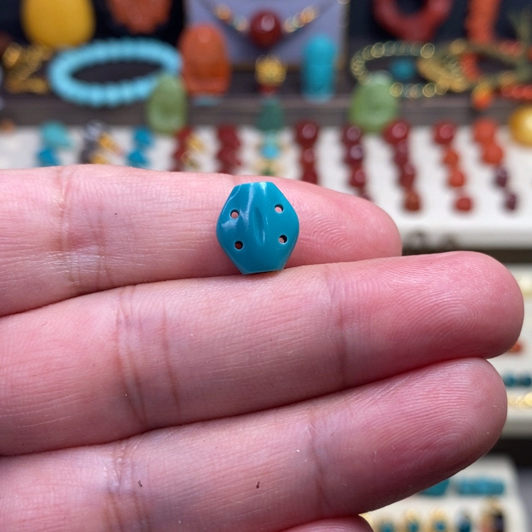 绿松石五眼六通背云未镶嵌学**惜